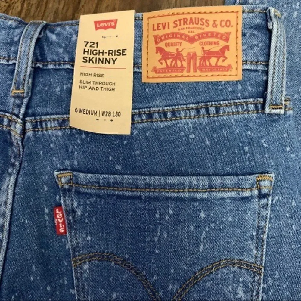 Levi’s 721 High Rise Skinny Jeans